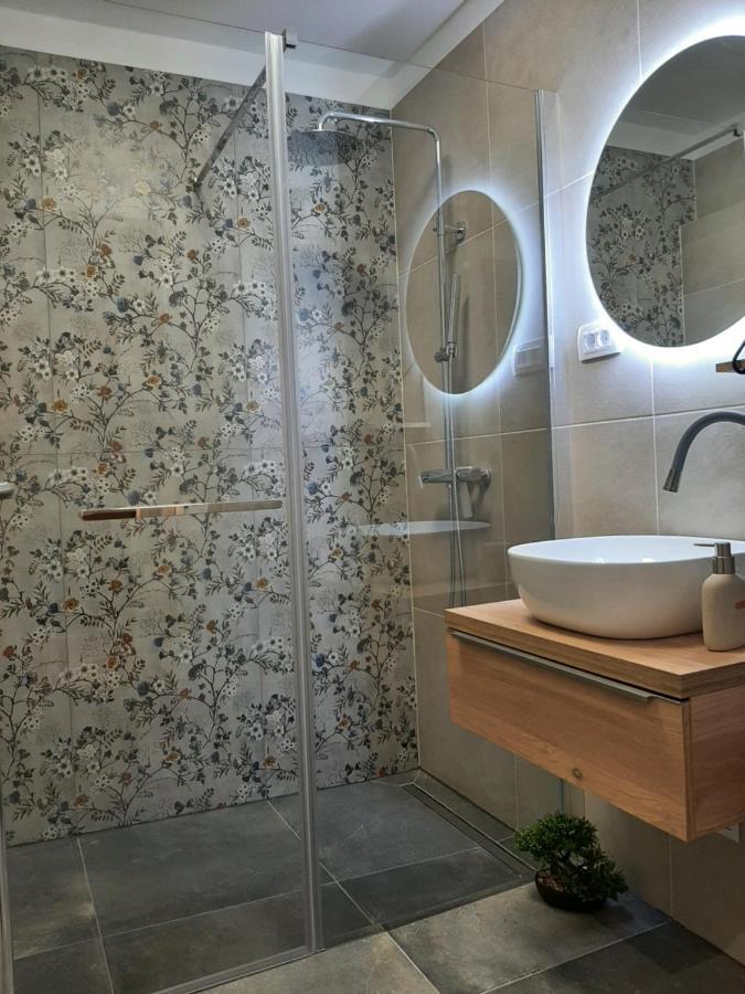 Qr Apartment For Family, Couples, And Friends Stay In Fiume Kültér fotó