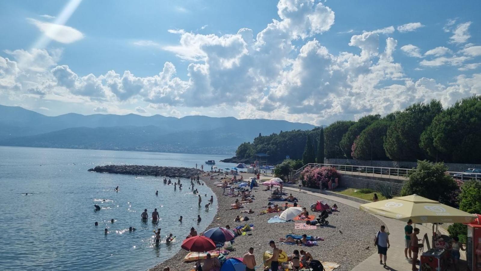 Qr Apartment For Family, Couples, And Friends Stay In Fiume Kültér fotó