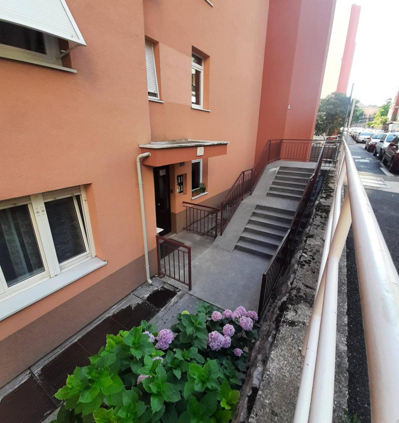 Qr Apartment For Family, Couples, And Friends Stay In Fiume Kültér fotó